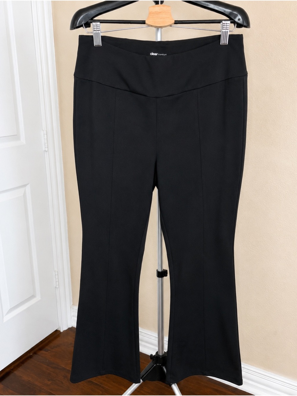clear comfort Black Boot-Cut Leggings